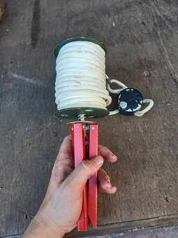 Ocelová lanka s kladkou k napnutí antény - 9