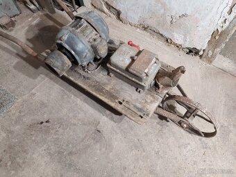 Elektromotor Sousedík na podvozku - 9