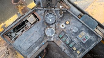 MENZI MUCK 5000 T1 - 9