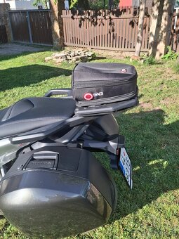 Honda VFR 1200 F - 9