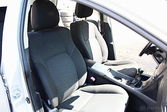 Toyota Avensis - 9
