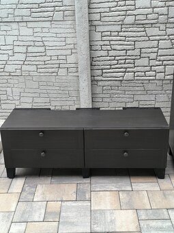 Prodám knihovnu a TV stolek IKEA - 9