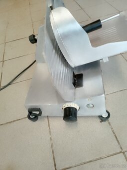 Kráječ na salám, nářezák. - 9