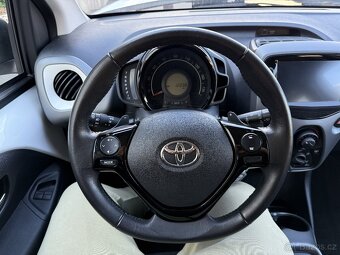 Toyota Aygo 1.0 VVT-i 53 kW - 9