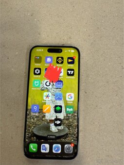 iPhone 15 pro 128GB bílý Titan - 9