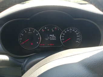Kia Carens 1.6 GDI Comfort - 9