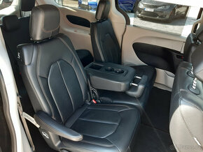 Chrysler Pacifica 3,6L V6 8míst, kůže, Facelift, servis - 9