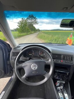 Volkswagen Golf 1.6 75kw - 9