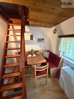 Chata s bazénem, obec Křesín, kat. území Levousy - 9