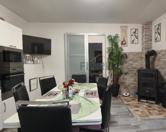 Dvougenerační dům - 9