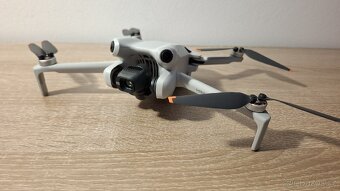 DJI Mini 4 Pro Fly More Combo (DJI RC 2) - 9
