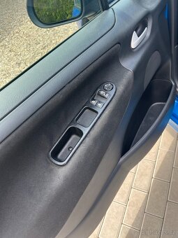 Peugeot 207 1.4i 70KW, 2x Kola, Servisní kniha - 9