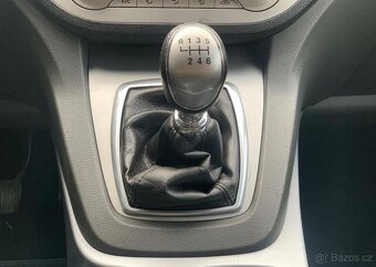 Ford Kuga 2.0TDCi 4x4 KLIMATIZACE ALU manuál 100 kw - 9