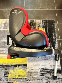 Autosedačka Britax Römer Dualfix 2R - červená - 9