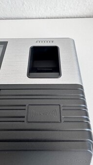 Kancelářský systém docházky s biometrickým otiskem prstu - 9