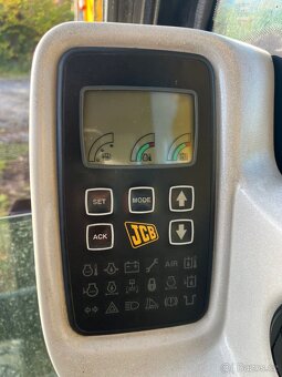 Kolové rypadlo JCB JS160W - 9