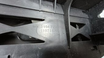 BMW 5 F10 F11 2010 - 2017 predna maska okno sklo okular - 9