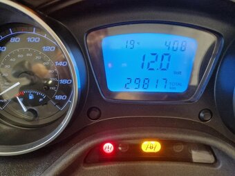 Piaggio MP3 500 LED ESP USB 5/2015 - 9
