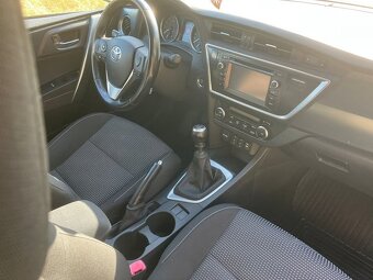 Toyota Auris - 9
