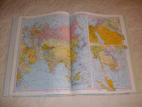 ENCYKLOPEDIE A ŠKOLNÍ ATLASY A PODLOŽKA NA STŮL SVĚT - 9
