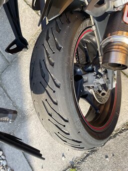 Triumph Street Triple R - 9