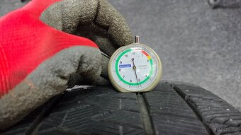 Zimní pneumatiky 275/40 R20 106V M+S - 9