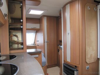 Prodám karavan Hobby 460 ufe,r.v.2010 + mover + předstan - 9