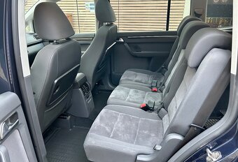 Volkswagen Touran HIGHLINE DSG - 9