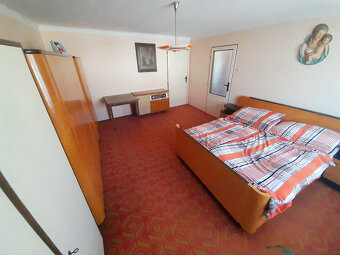 Prostorný rodinný dům 5+1 s garáží a zahradou 315m2, Kojetín - 9