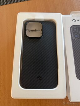 Karbonový kryt Pitaka MagEZ pro iPhone 14 Pro - 9