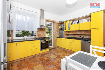 Prodej rodinného domu, 6+kk, Pardubice, ul. Dašická - 9
