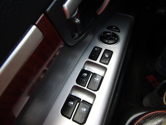 Hyundai Santa Fe 2.2 CRDi ,  114 kW nafta, 2008 - 9