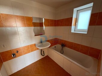 RD se čtyřmi byty - se širokou možností využití - Újezd (okr - 9