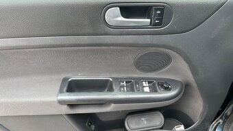 Volkswagen golf plus - bouraný - 9