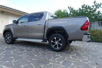 Toyota Hilux DC 2.4 I D-4D Active-75.541km-ZÁNOVNÝ STAV - 9