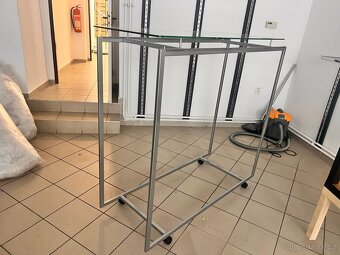 Zařízení prodejny obchodu interiér - 9