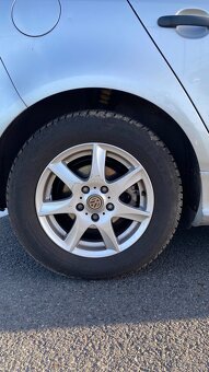 Volkswagen Golf 5, 1.9 TDi 77kW, 2005 klimatizace - 9