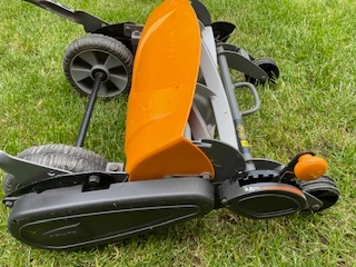 Vřetenová sekačka Fiskars - 9