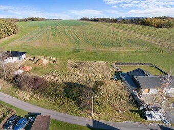 Krásný stavební pozemek v Sedlnicích - 9