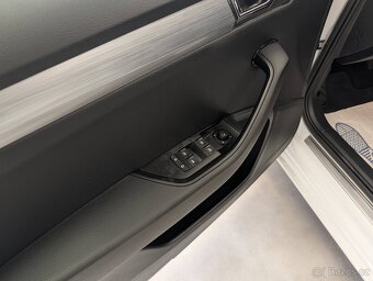 Škoda Superb 2,0 TDI STYLE - 9