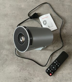 Projektor PRO 4K Android 11 - šedý nebo bílý - 9