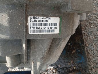 PEUGEOT 4007, CITROEN C-CROSSER 2,2HDI 115KW AUTOMAT. PŘEV. - 9