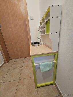 Dětská kuchyňka s doplňky – kompletní set na hraní - 9