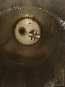 Filtrační nádoba průměr 253mm, výška 745mm. Váha 11,9kg - 9