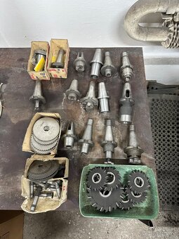 Frézka TOS FNGJ 32 - 9