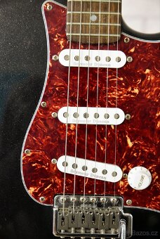 kytara Johnson sst
- 9