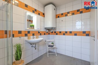 Prodej samostatného rodinného domu o dispozici 5+kk v Českém - 9