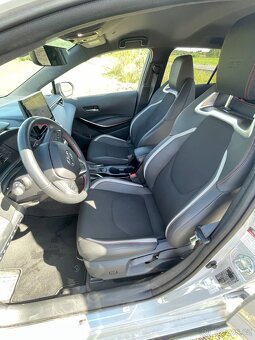 Toyota Corolla GR Dynamic Sport 2,0 - 9