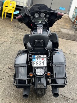 Harley Davidson FLH Electra Glide - 9