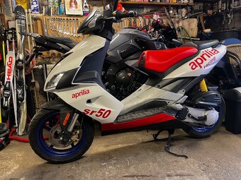 Aprilia SR50 - 9